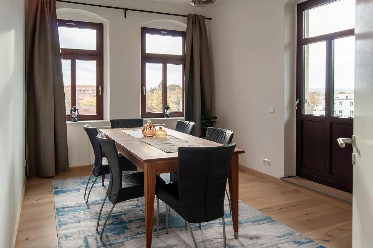 Grosse Familienfreundliche Wohnung In Dresden